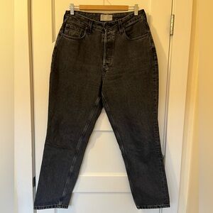 Everlane • Curvy ’90s Cheeky Straight Jean • Washed Black • Size 31 Regular
